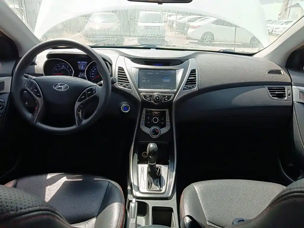Hyundai Elantra Langdong — миниатюра 10