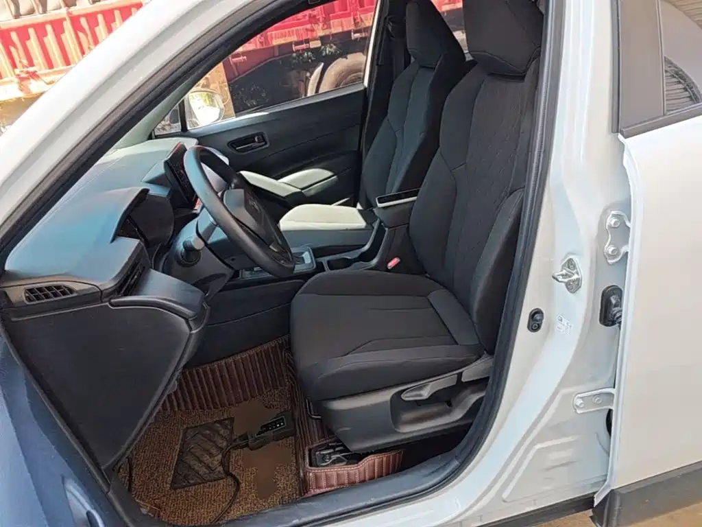 Toyota Corolla Cross — миниатюра 15