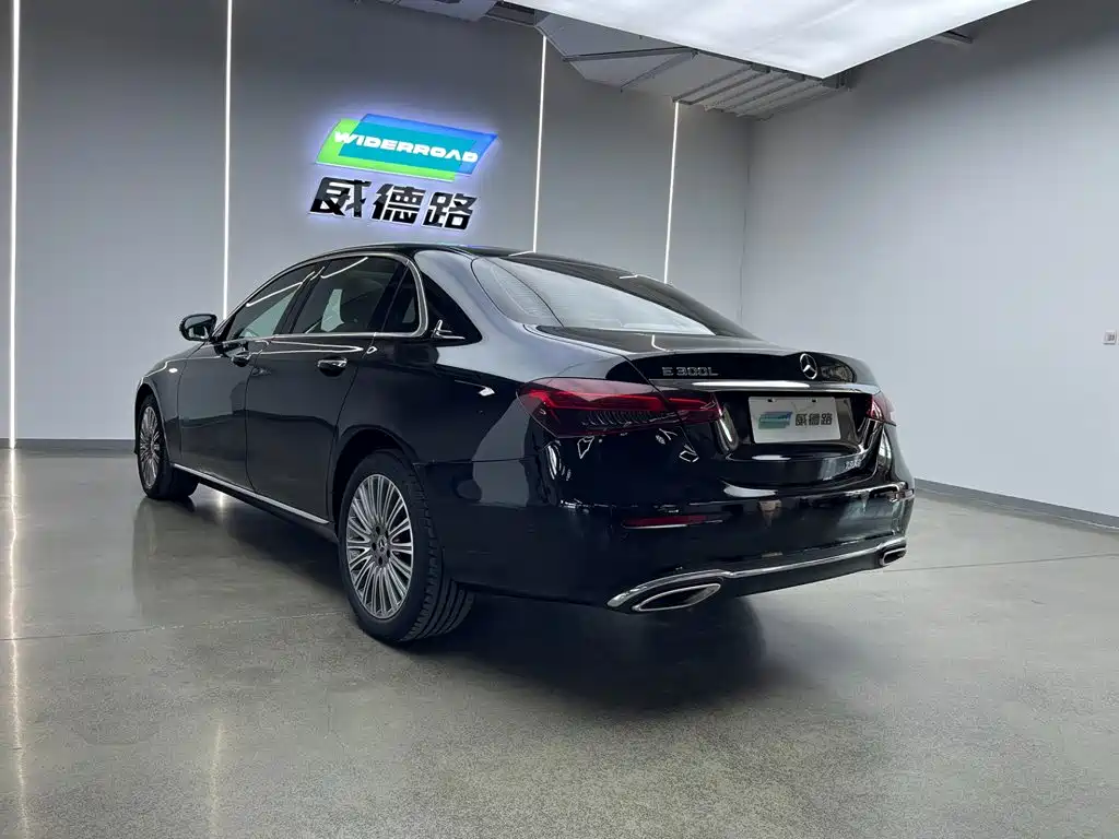Mercedes-Benz E-Class — миниатюра 4