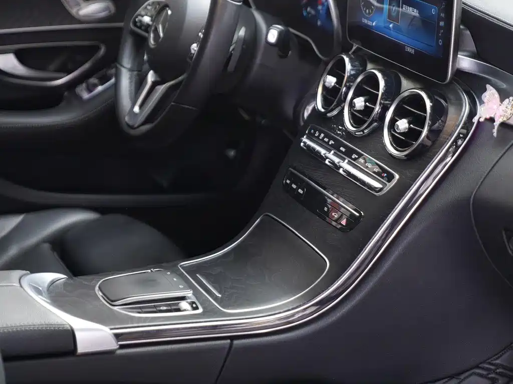 Mercedes-Benz C-Class — миниатюра 11