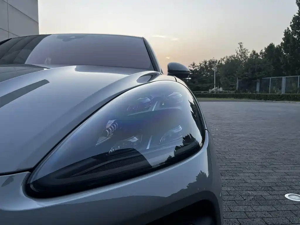 Porsche Cayenne — миниатюра 17