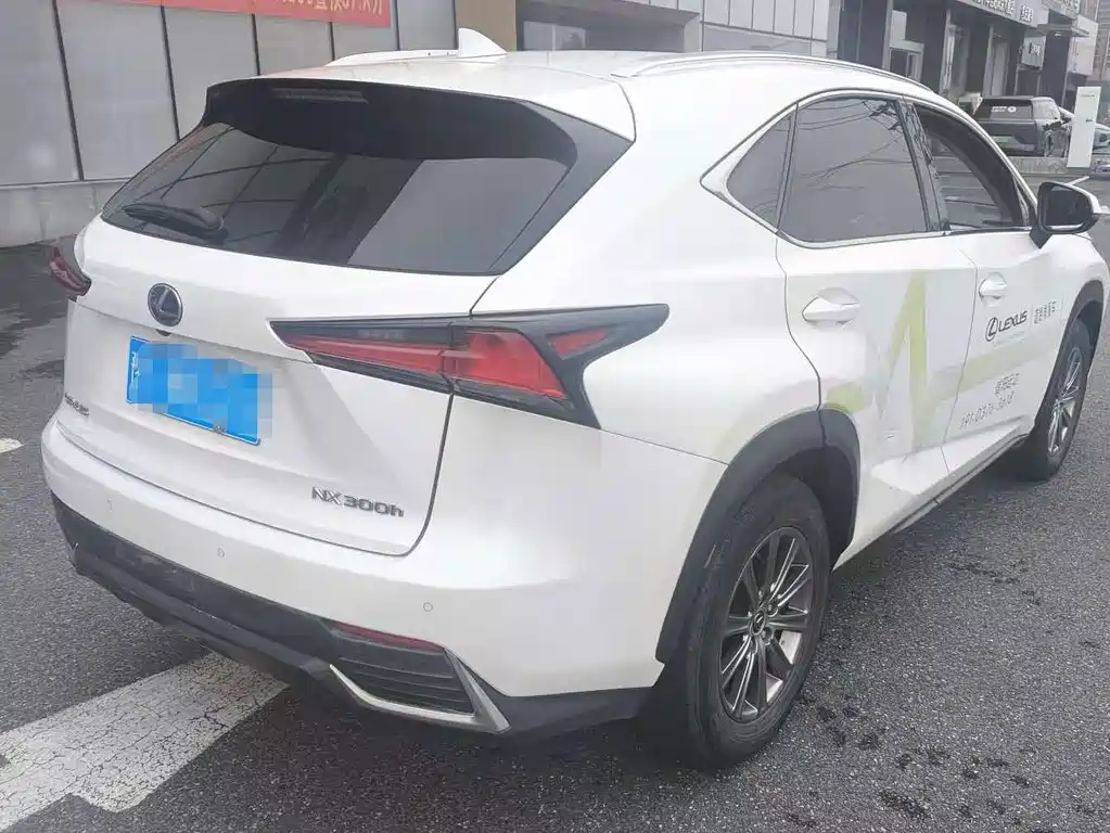 Lexus NX — миниатюра 9