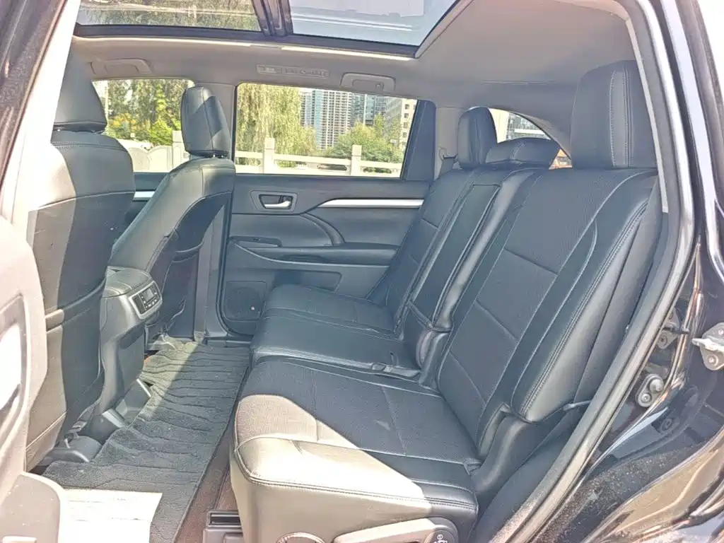 Toyota Highlander — миниатюра 17