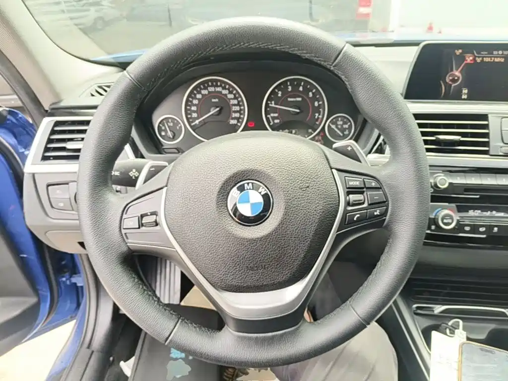 BMW 3 Series — миниатюра 11