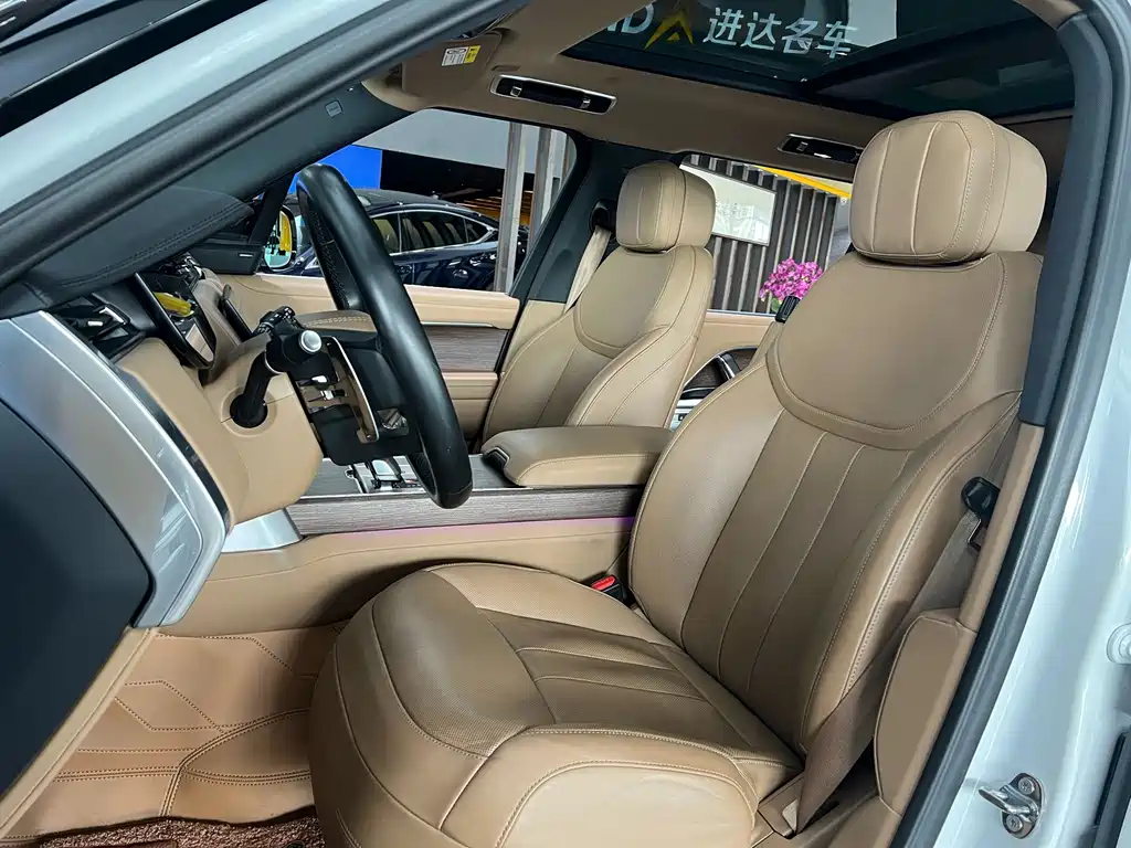 Land Rover Range Rover 2024 3.0 L6 400PS Long Wheelbase мест