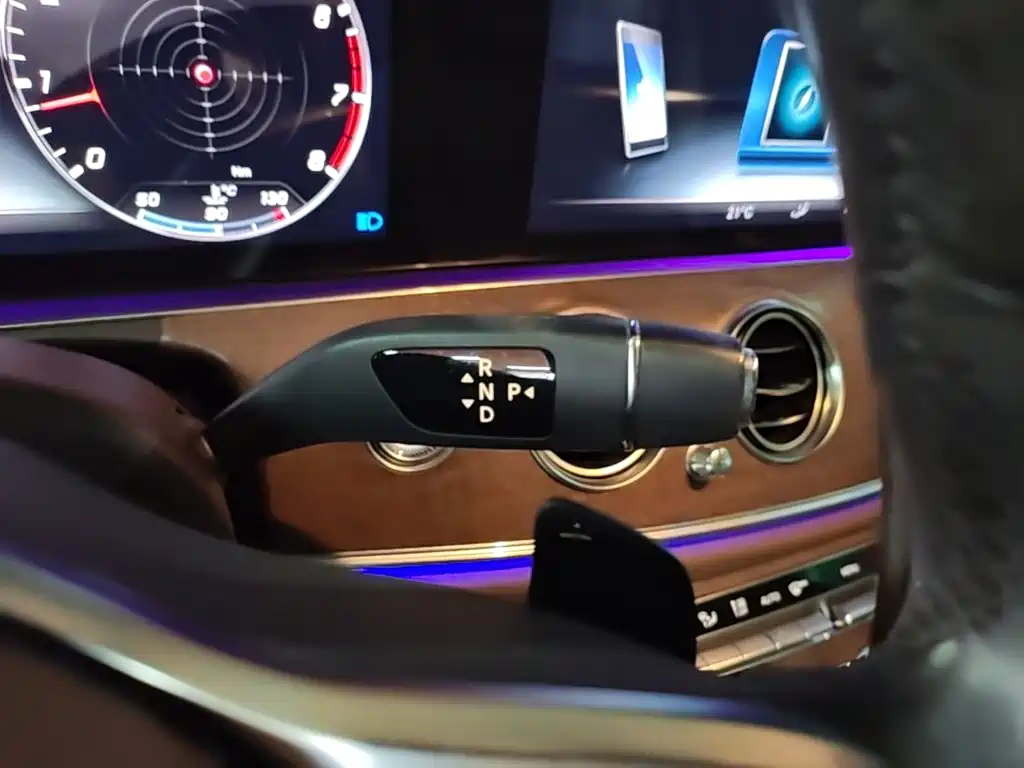Mercedes-Benz E-Class — миниатюра 14