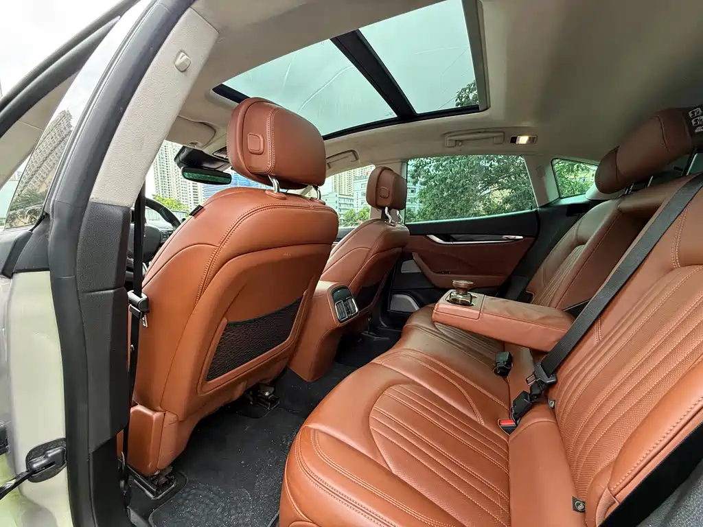Maserati Levante — миниатюра 8