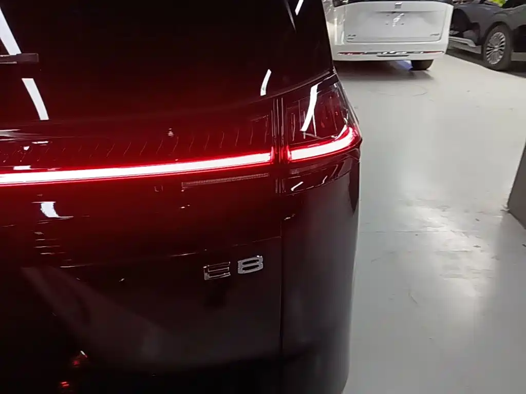 GAC Motor Trumpchi E8 PHEV — миниатюра 8