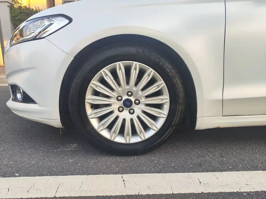 Ford Mondeo 2013 2.0L GTDi200 Luxury