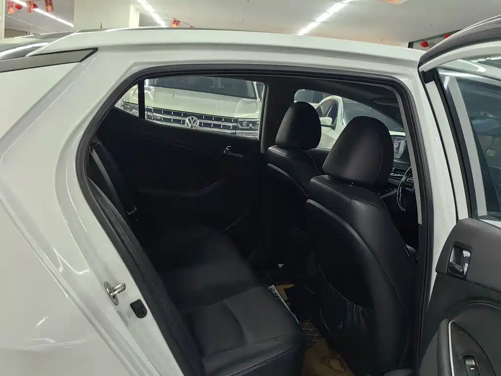 Kia K5 — миниатюра 10