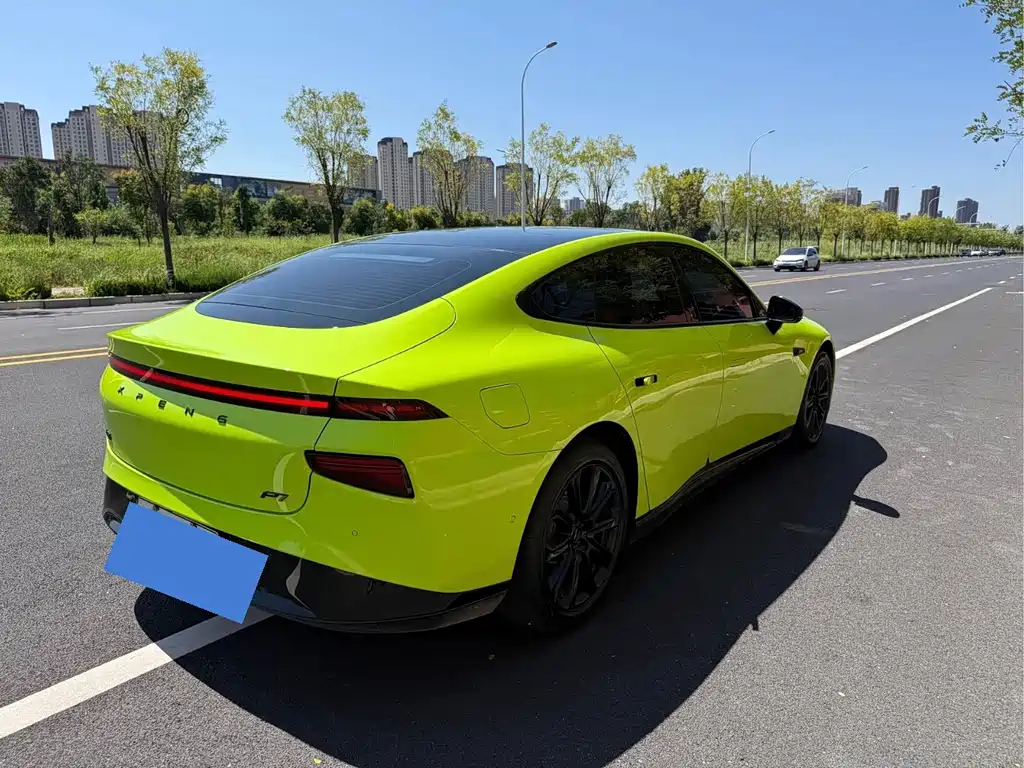 XPeng P7 — миниатюра 11