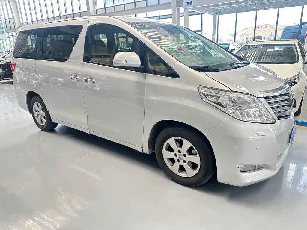 Toyota Alphard 2011 2.4L Luxury
