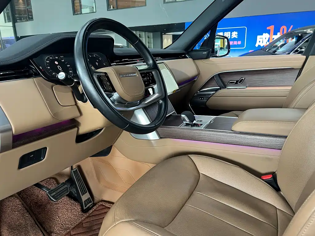 Land Rover Range Rover 2024 3.0 L6 400PS Long Wheelbase мест