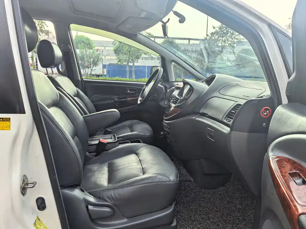 Toyota Previa — миниатюра 12