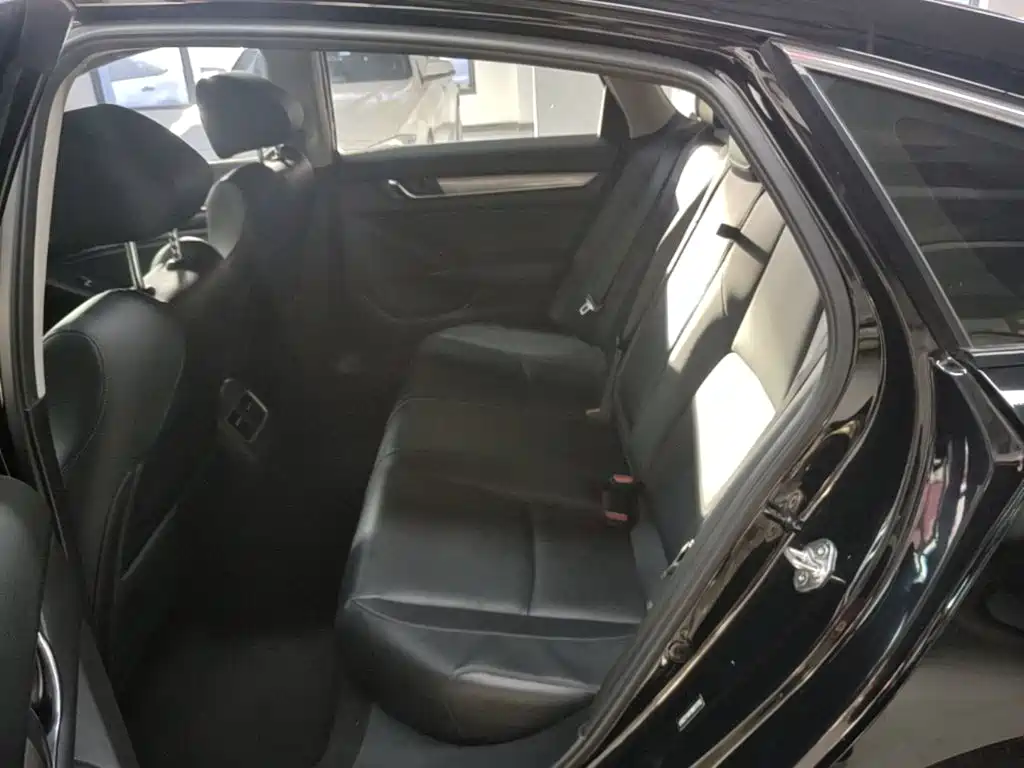 Honda Accord — миниатюра 17