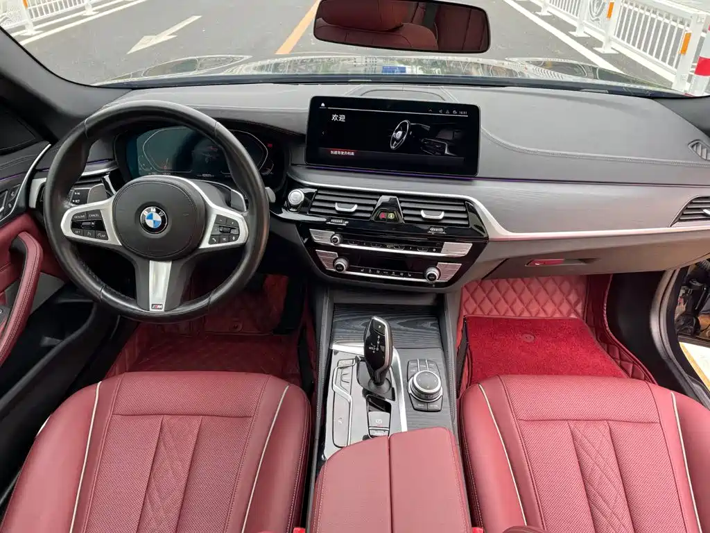 BMW 5 Series — миниатюра 8