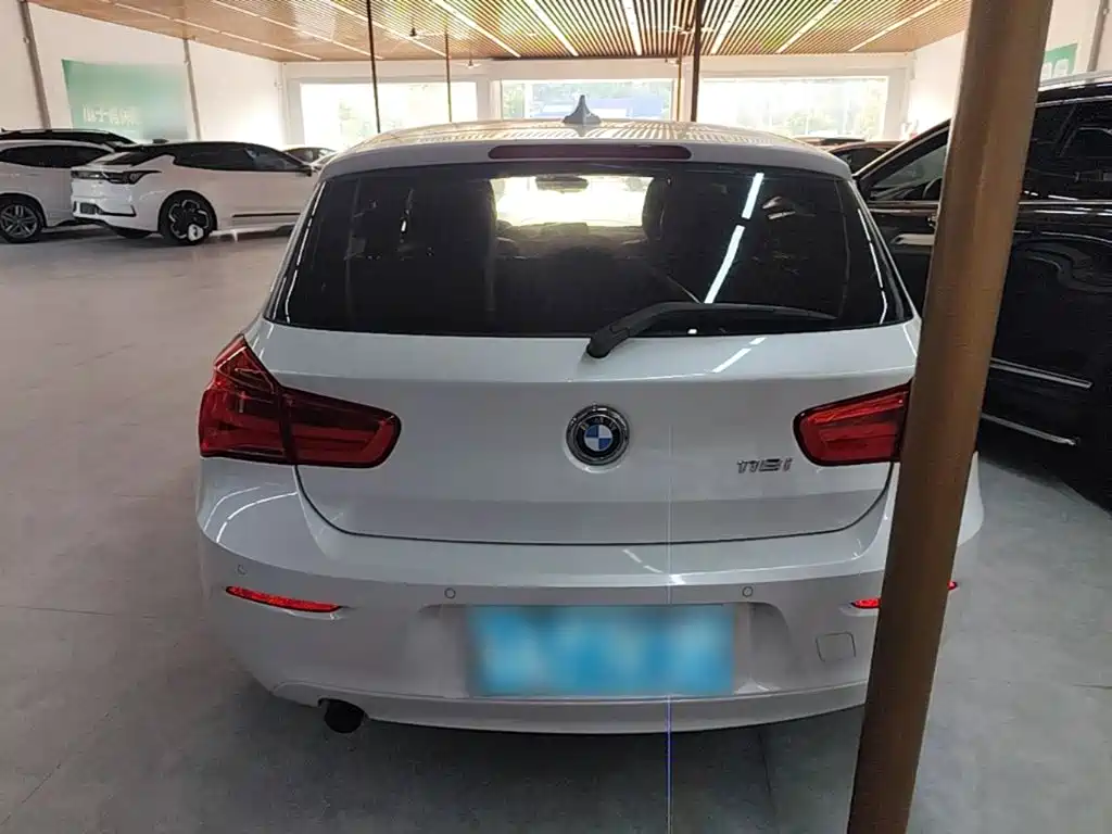 BMW 1 Series (Import) — миниатюра 6
