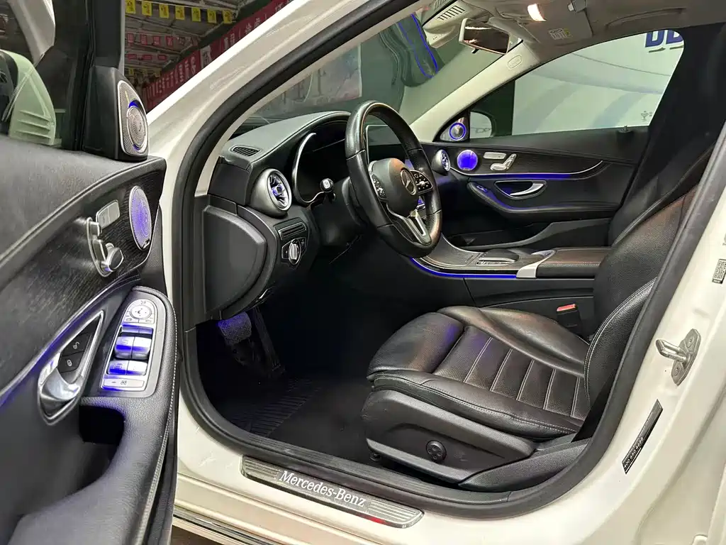 Mercedes-Benz C-Class — миниатюра 7