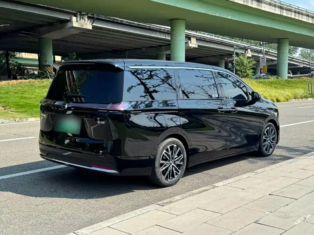 GAC Motor Trumpchi E8 PHEV — миниатюра 7