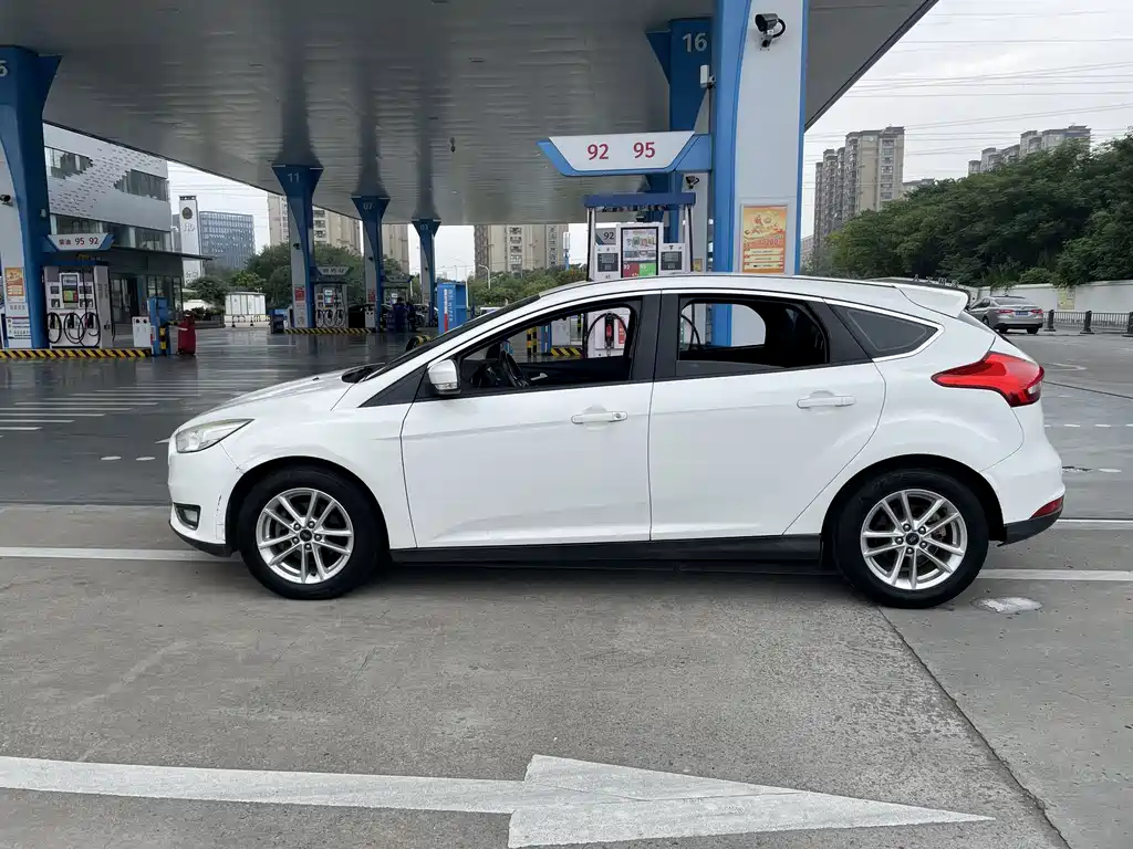 Ford Focus — миниатюра 6