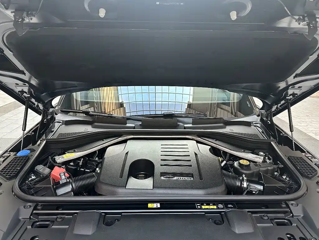 Land Rover Range Rover — миниатюра 12