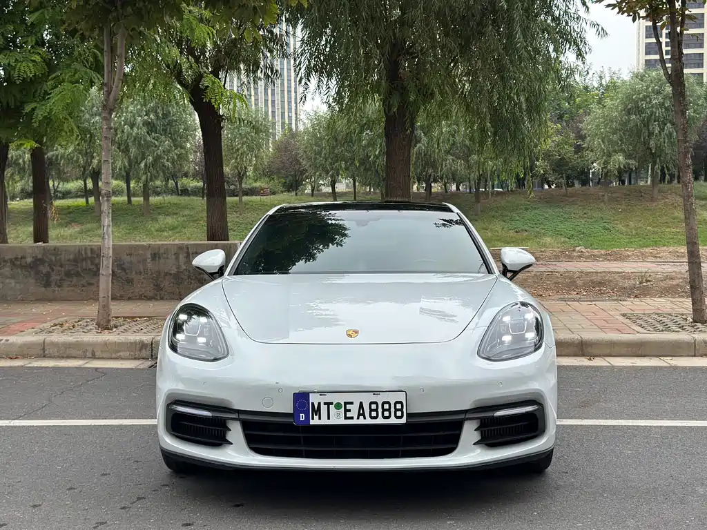 Porsche Panamera — миниатюра 2