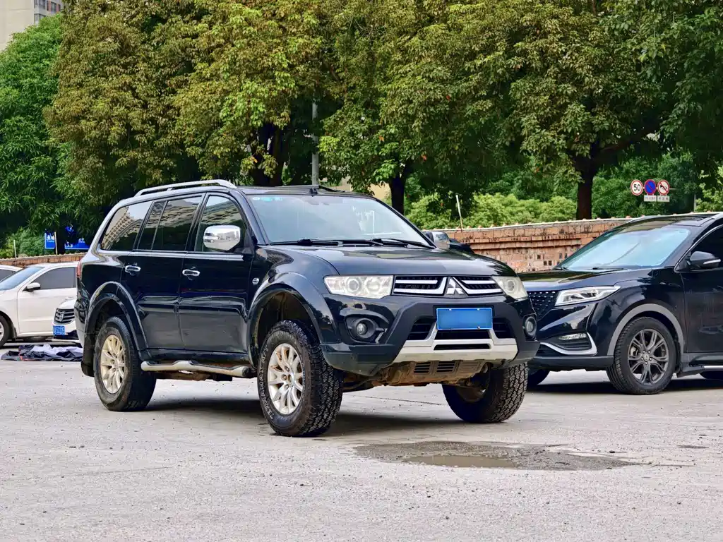 Mitsubishi Pajero Sport — миниатюра 3