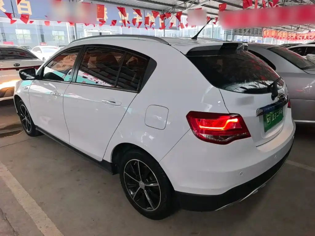 Geely Emgrand — миниатюра 5