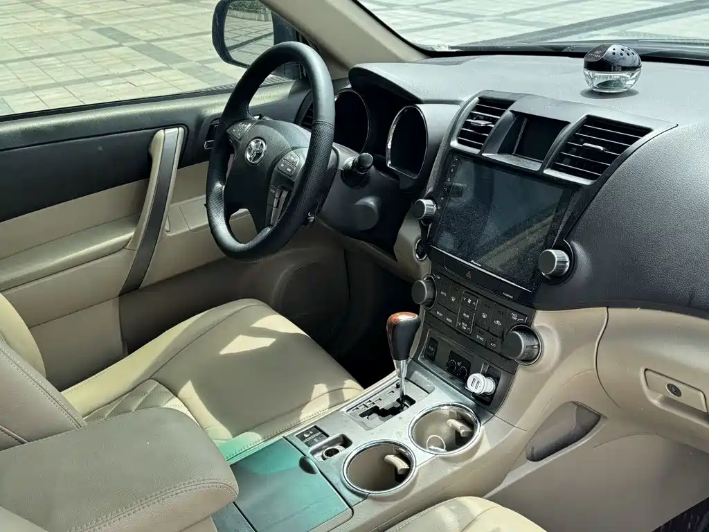 Toyota Highlander — миниатюра 13