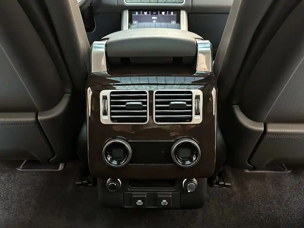 Land Rover Range Rover — миниатюра 17
