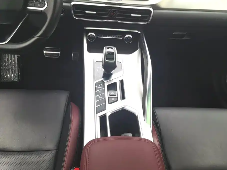 Geely Binyue — миниатюра 16