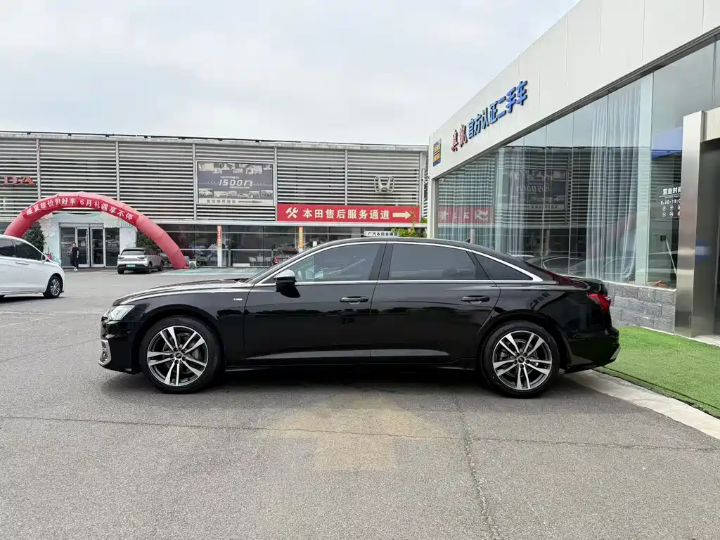 Audi A6L 2023 40 TFSI Luxury