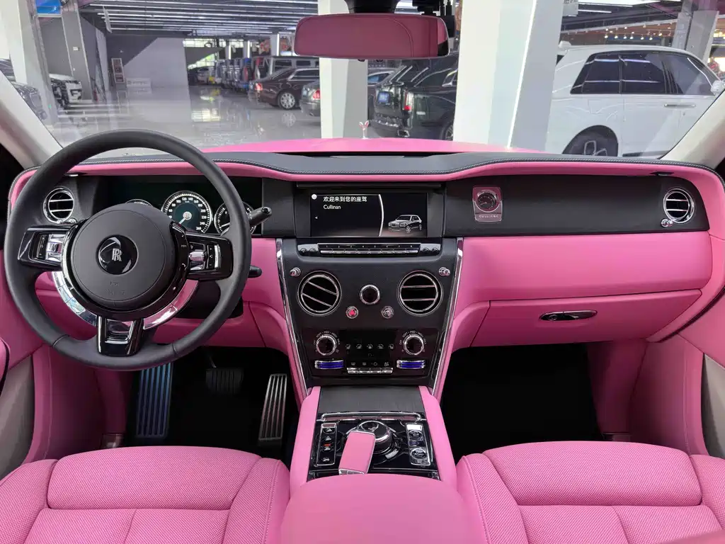 Rolls-Royce Cullinan — миниатюра 26