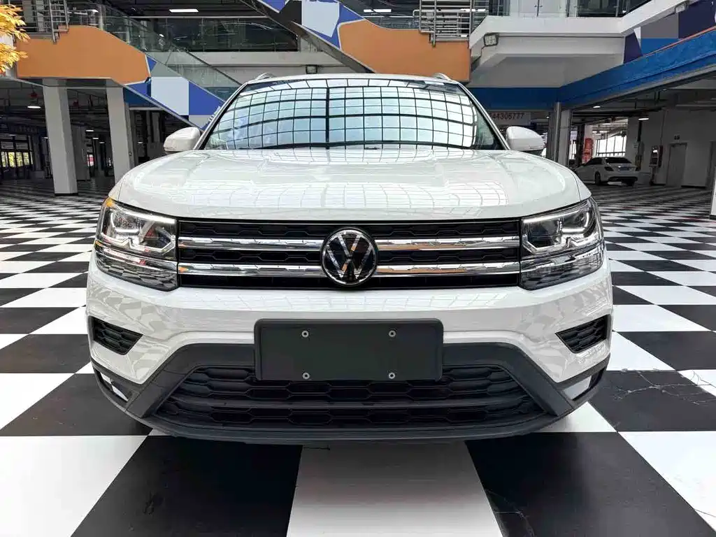 Volkswagen Tharu — миниатюра 2