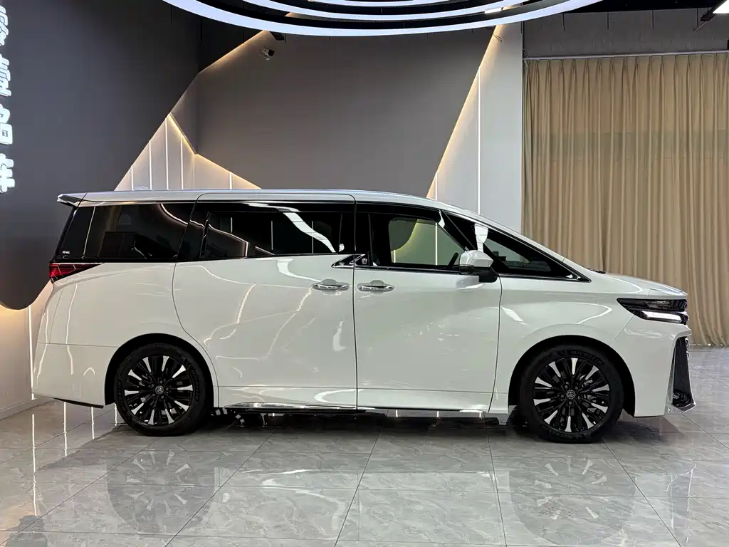 Toyota Vellfire — миниатюра 4