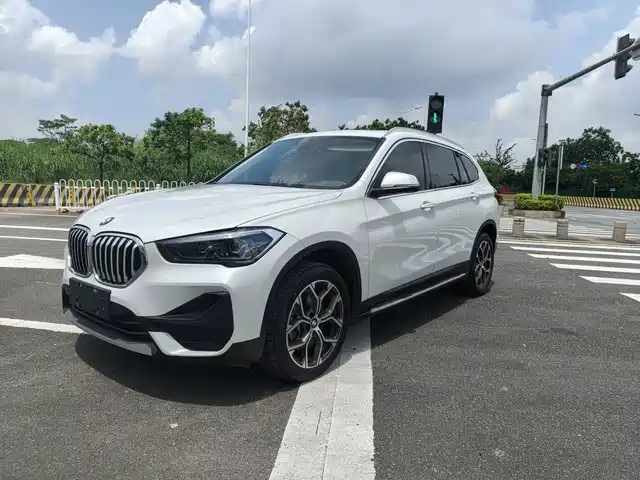2023 BMW X1