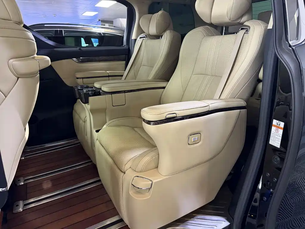Toyota Alphard 2021 2.5L Luxury
