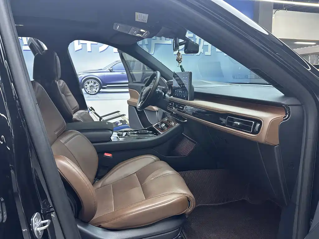 Lincoln Aviator — миниатюра 11