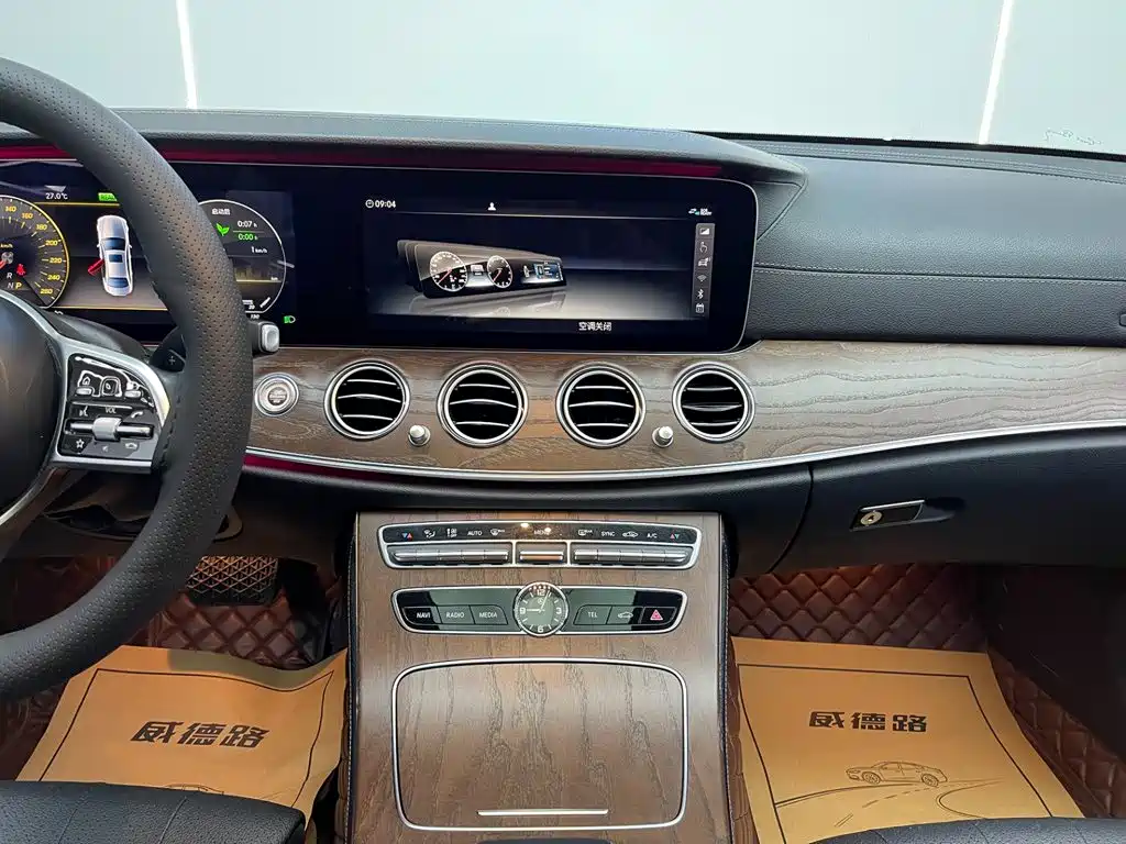 Mercedes-Benz E-Class — миниатюра 25