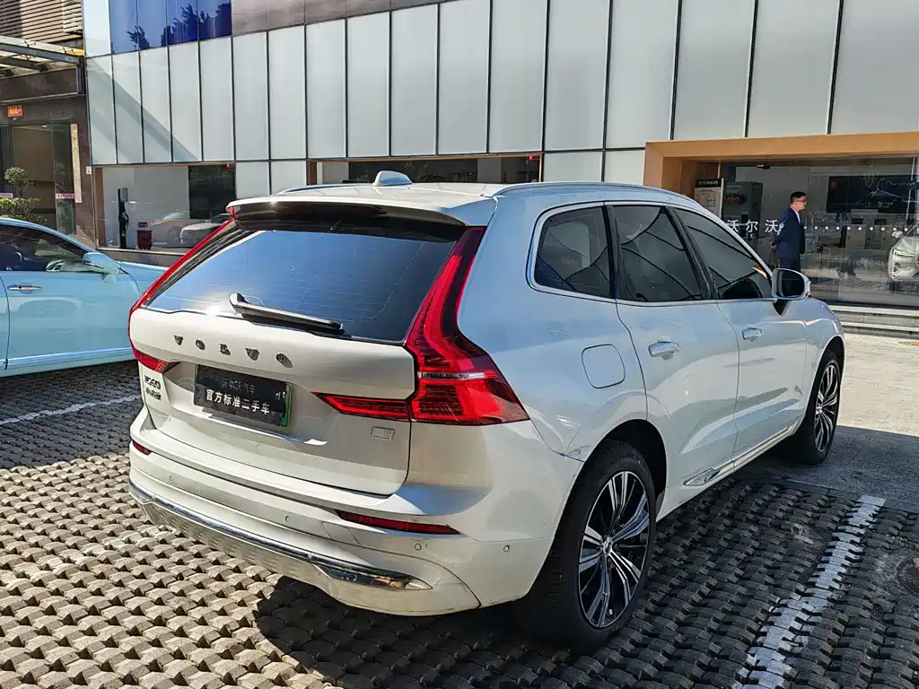 VOLVO XC60 PLUG IN HYBRID