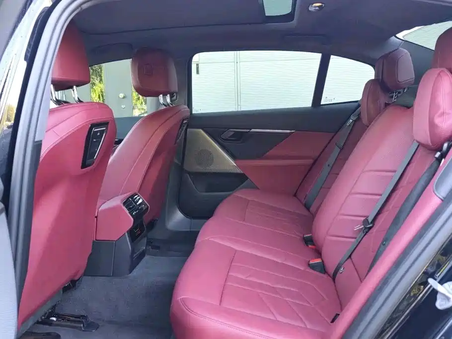 BMW i5 — миниатюра 14