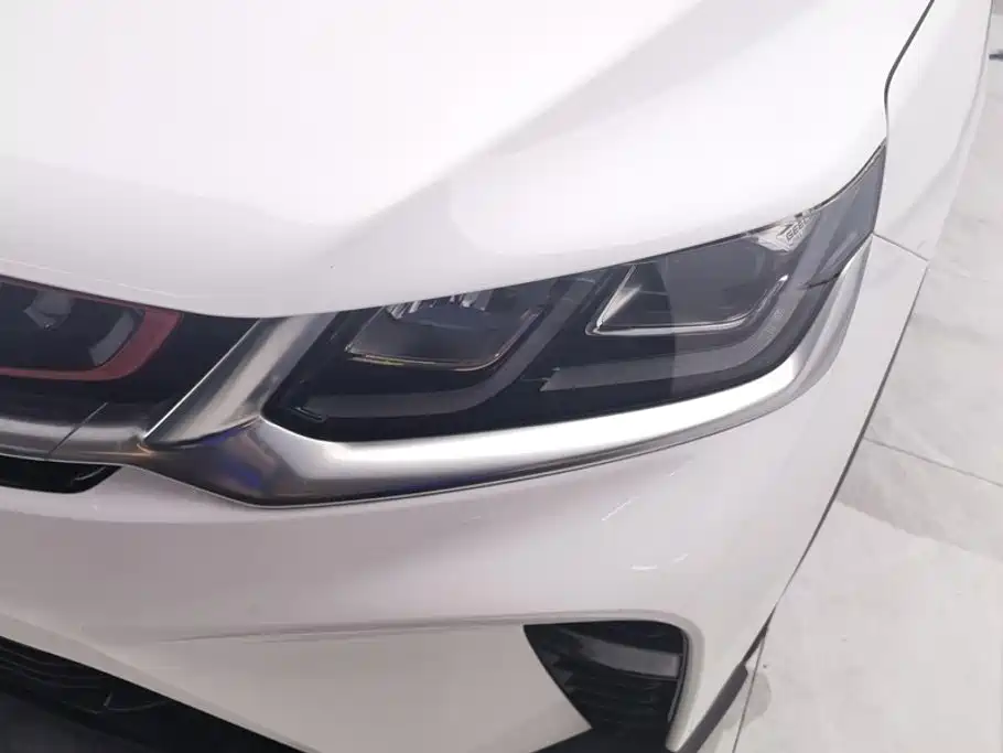 Geely Binyue — миниатюра 5