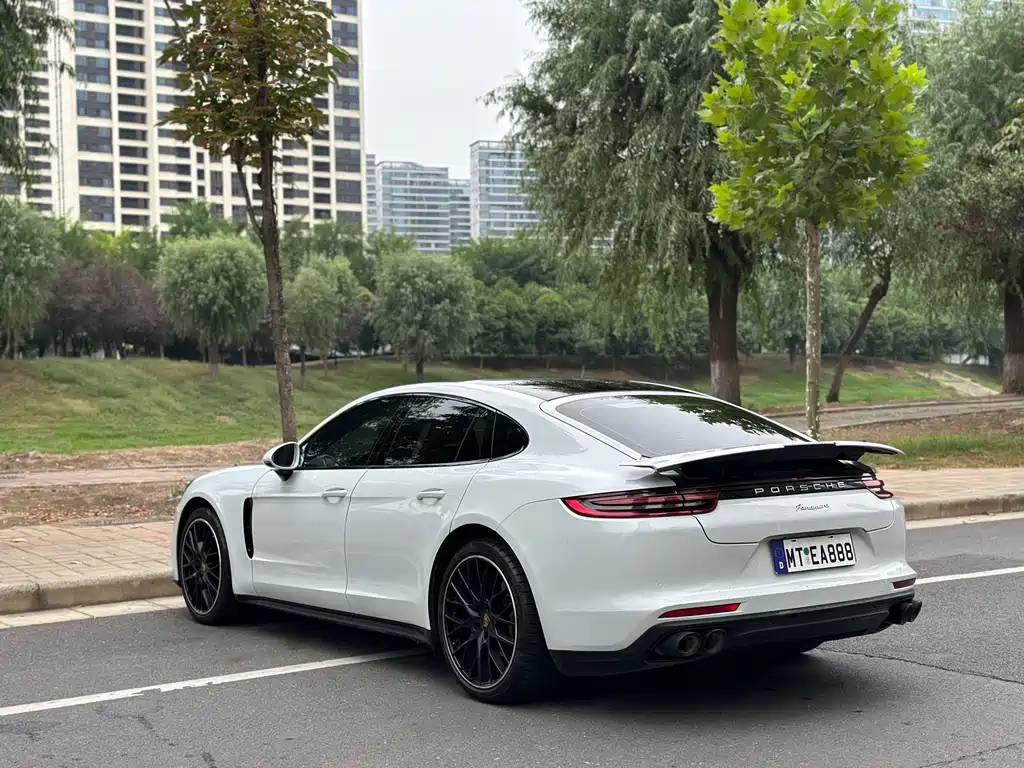 Porsche Panamera — миниатюра 7