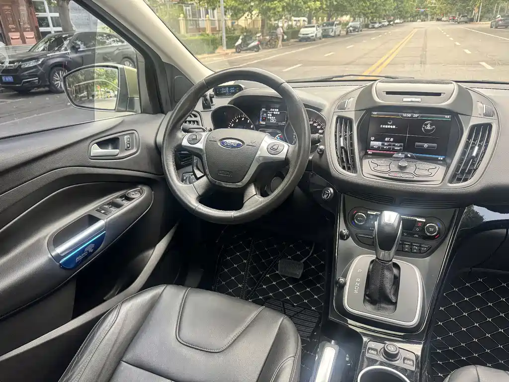 Ford Kuga — миниатюра 16