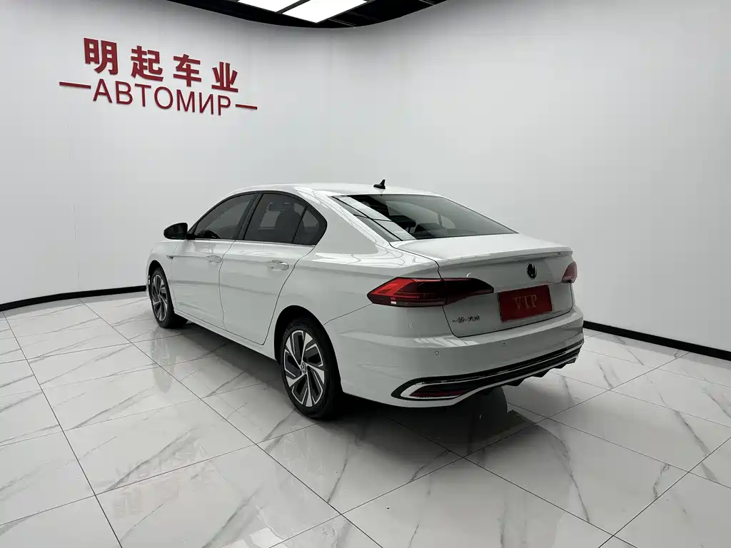 Volkswagen Bora 2023 280TSI DSG