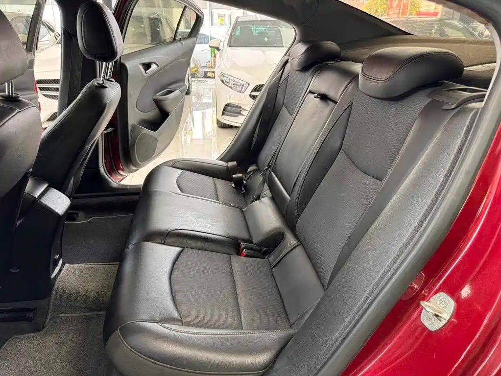 Chevrolet Cruze — миниатюра 7