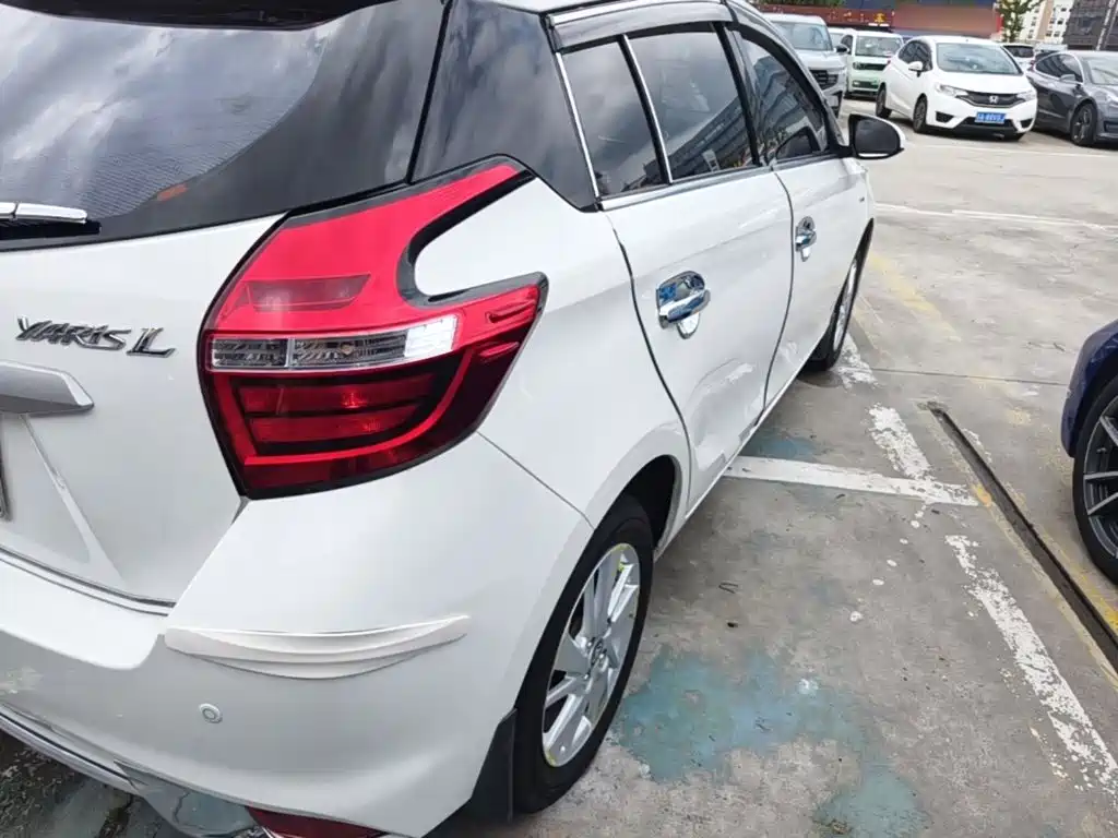 Toyota Yaris L — миниатюра 8