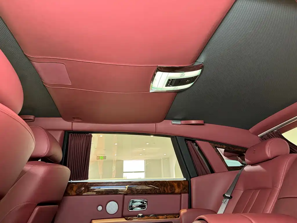 Rolls-Royce Phantom — миниатюра 19