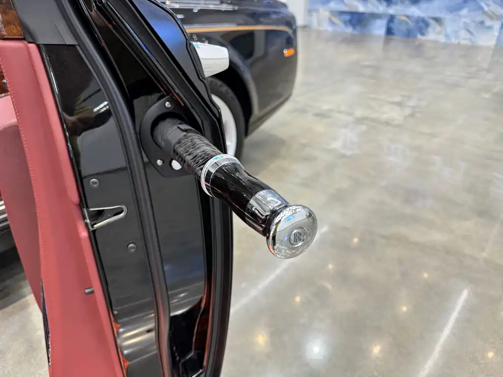 Rolls-Royce Phantom — миниатюра 11
