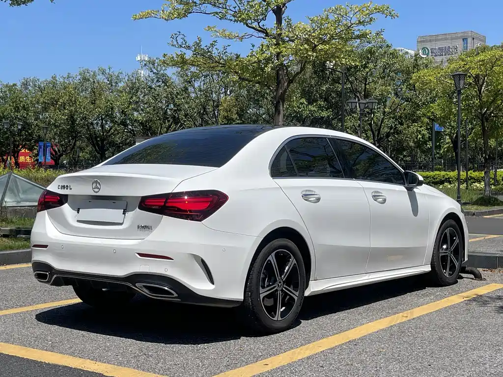 Mercedes-Benz A-Class — миниатюра 7